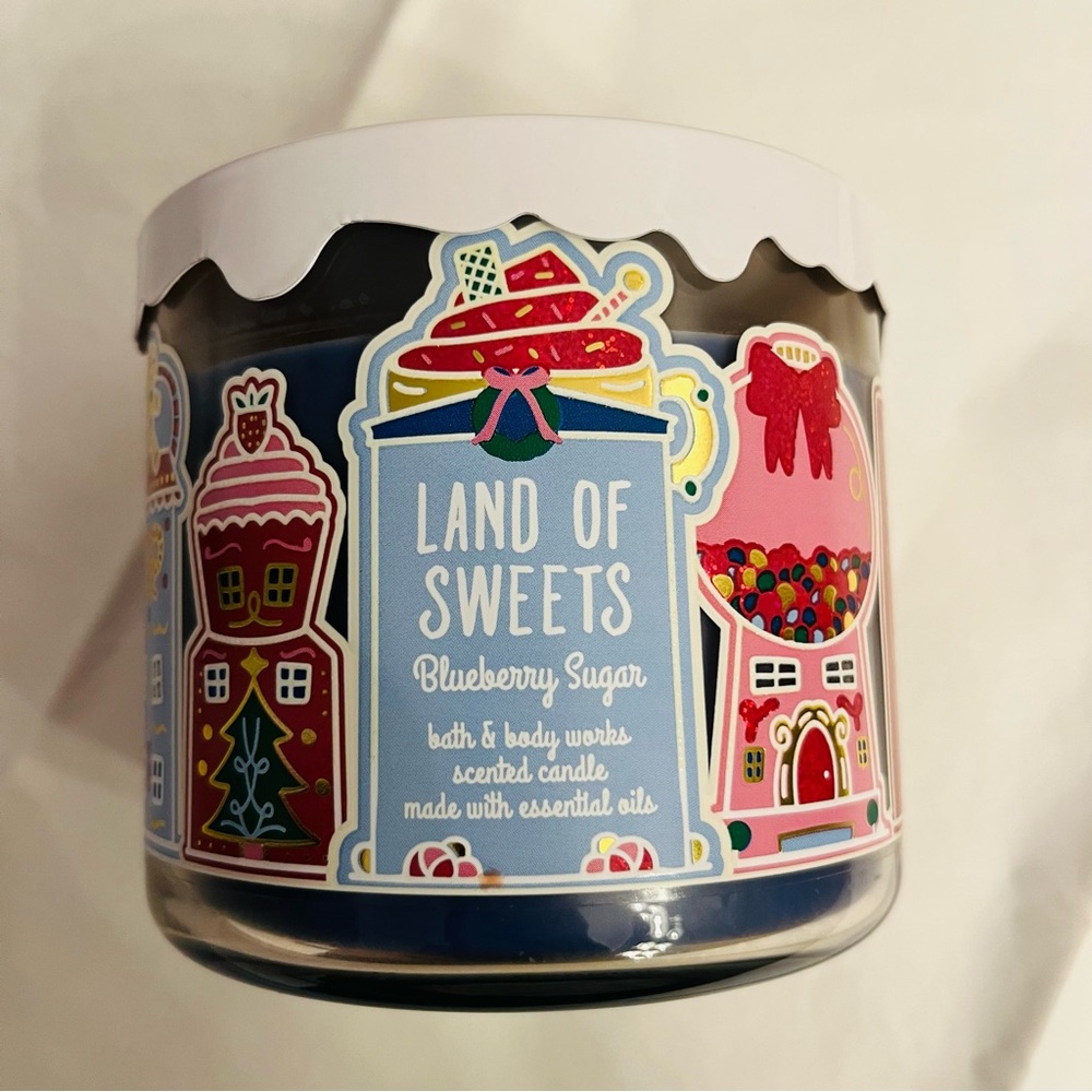 Bath & Body Works Land of Sweets Blueberry Sugar Candle